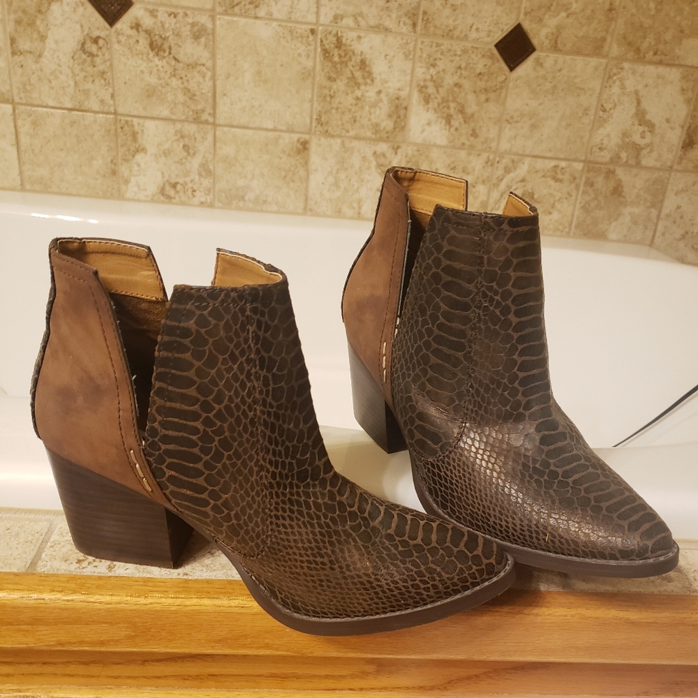 Two tone snakeskin bootie